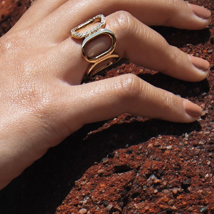 Andromeda ring with zircons links