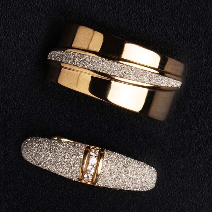 Jolie ring in silver with central flame in diamond dust