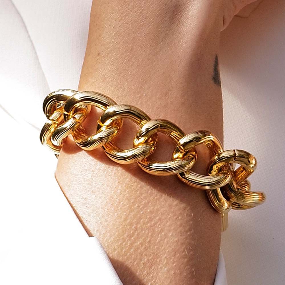 Diva bracelet with striped mesh