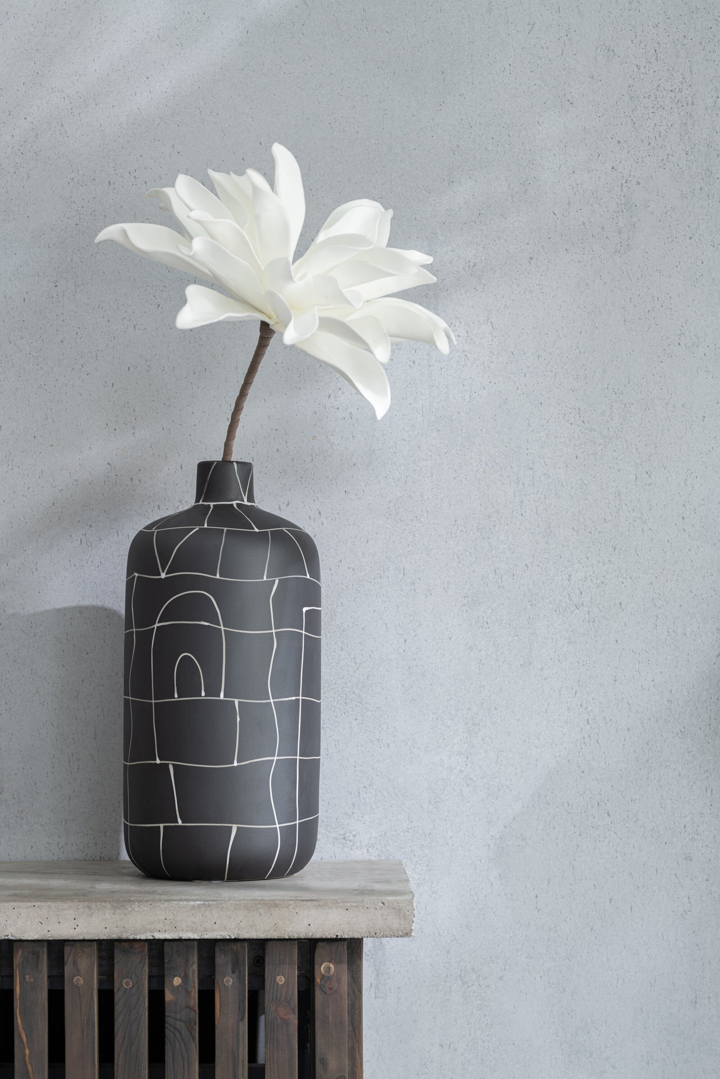Flower Branch Short Leaves 1 Head Eva White