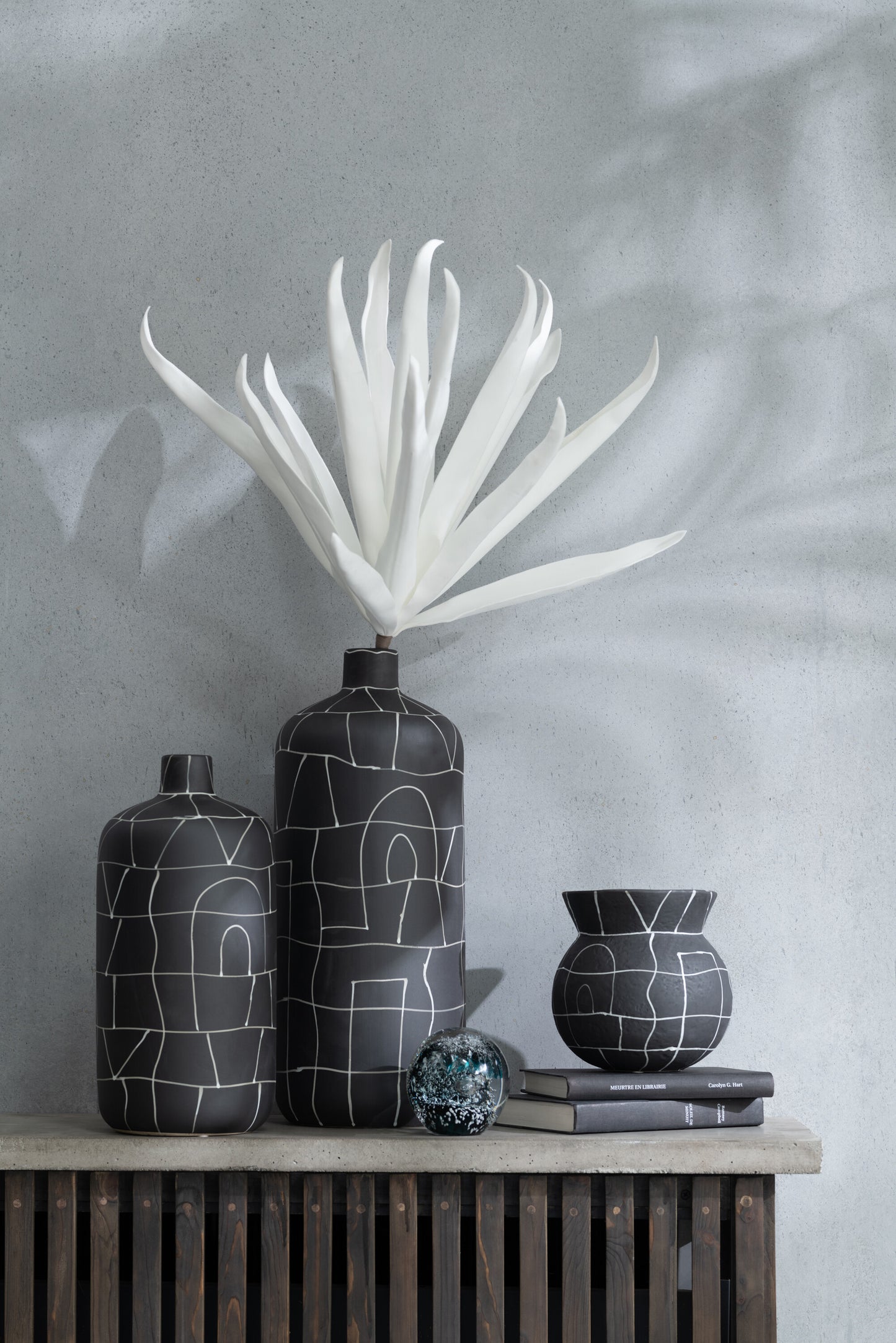 Flower Branch Long Leaves 1 Head Eva White