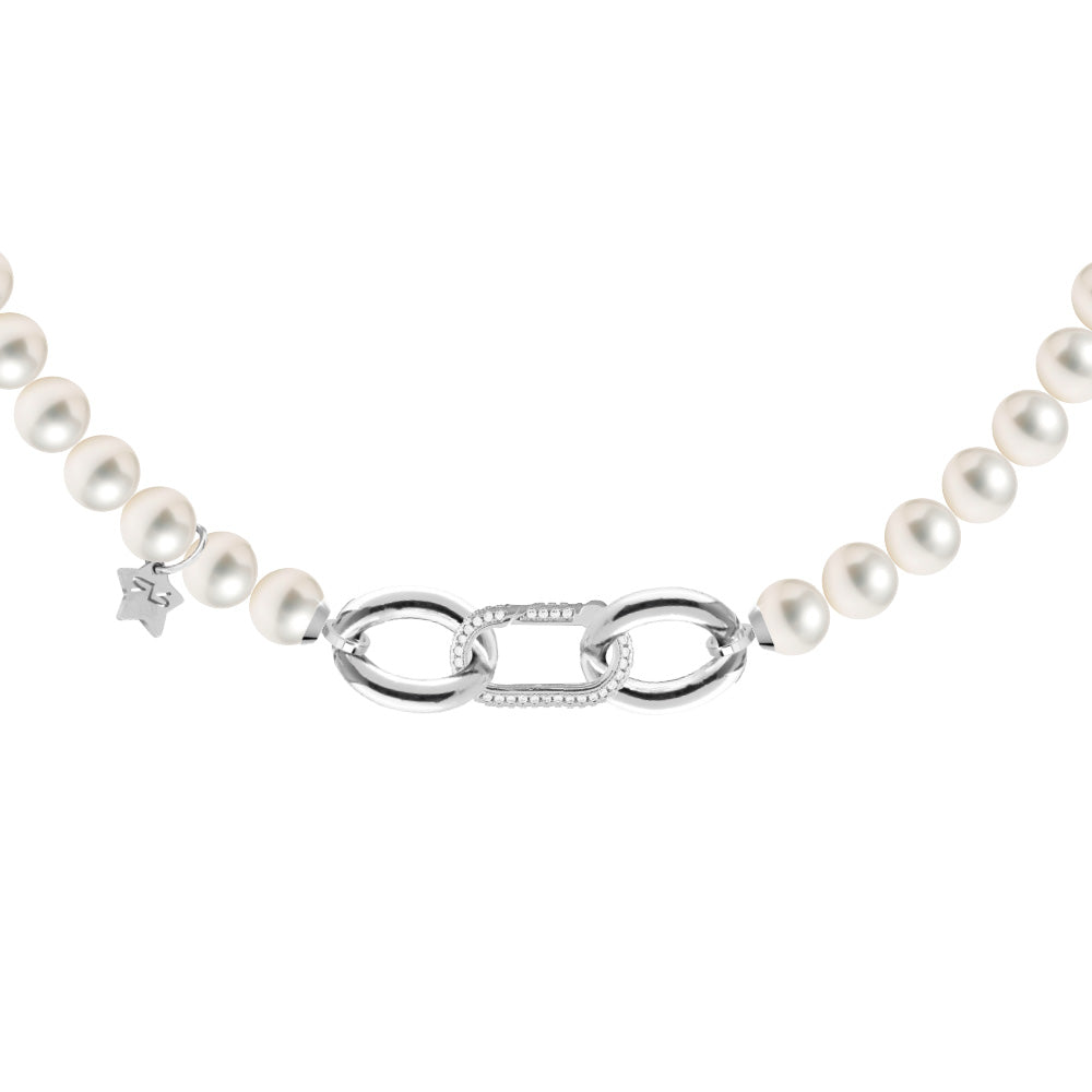 Large pearl necklace