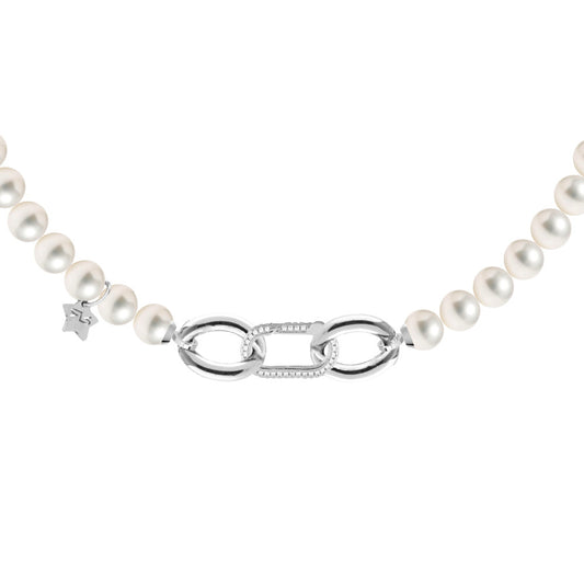 Large pearl necklace