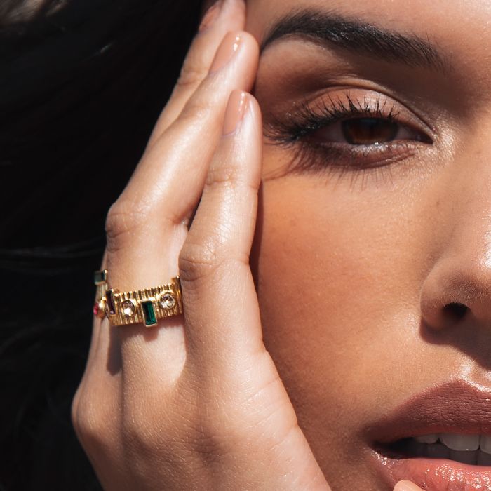 Judith ring with colored stones