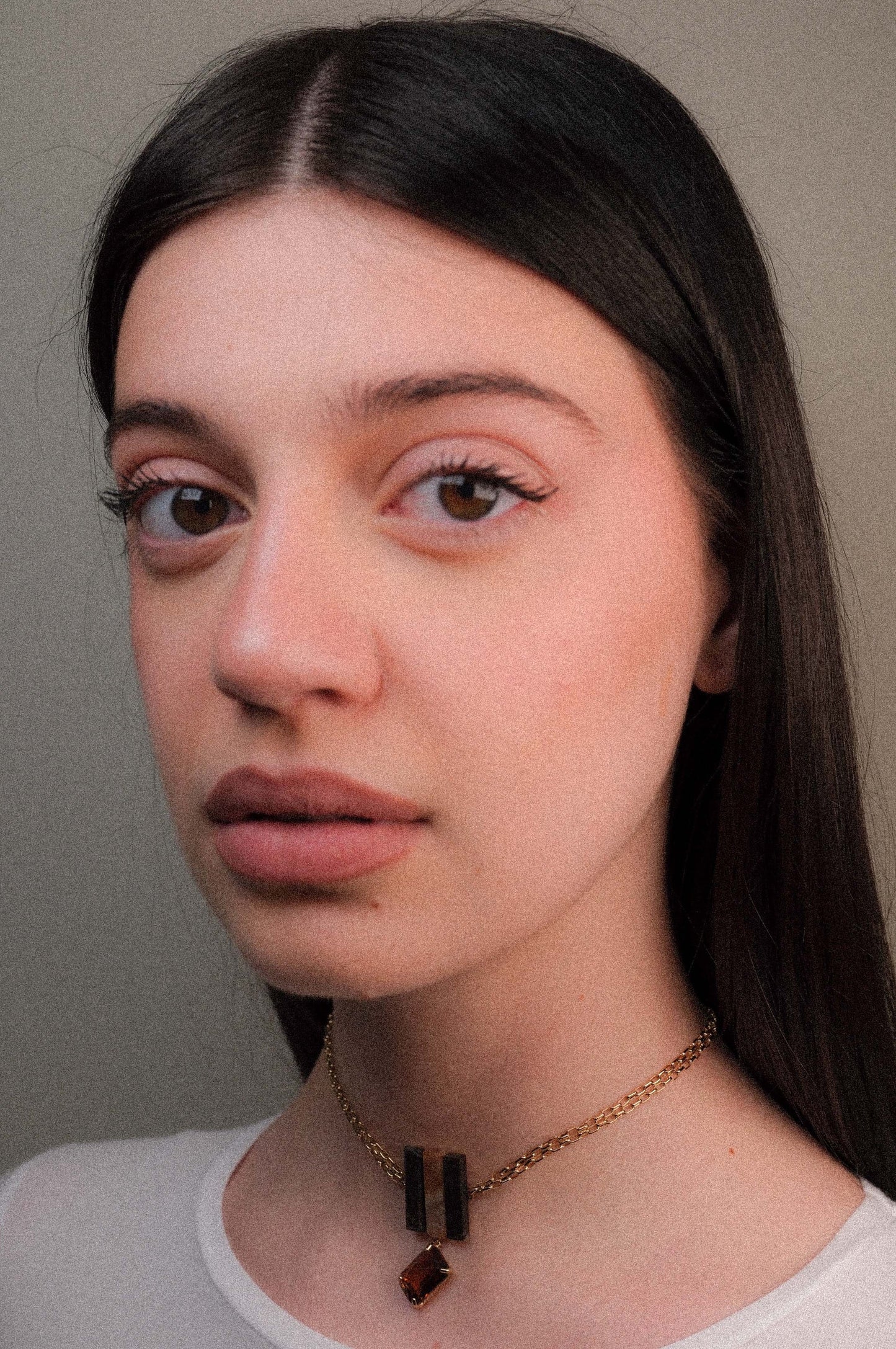 Choker with stones