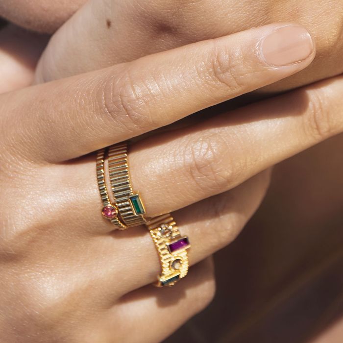 Judith ring with colored stone